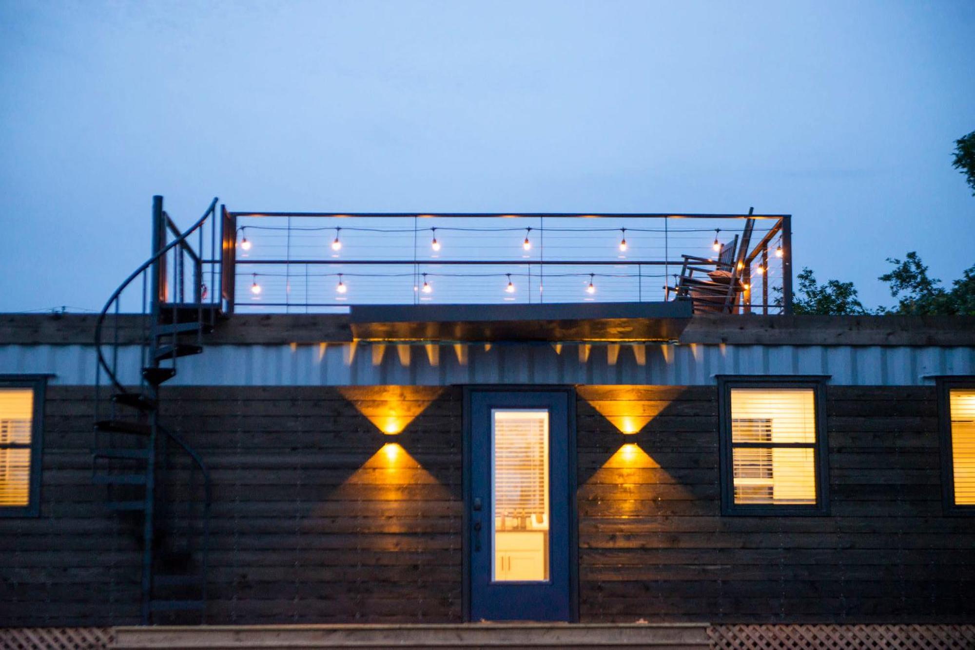 The Woods- Container Tiny House 12 Min To Magnolia/Baylor/Downtown Villa Bellmead Exterior photo